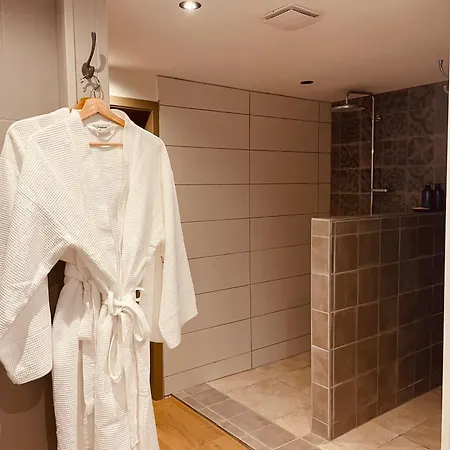 Le Sommelet Bed & Breakfast *